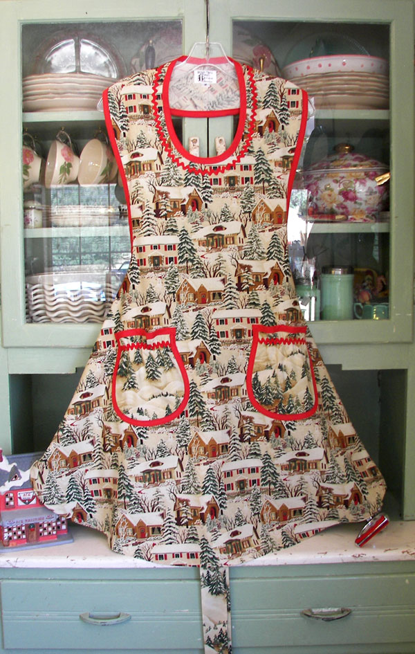 Rose Old Time Village Christmas, clilck to go back to Rose apron, click to go to more rose aprons