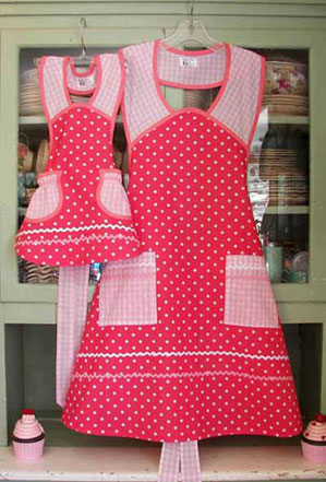 Pink Polka dot mother and daughter aprons