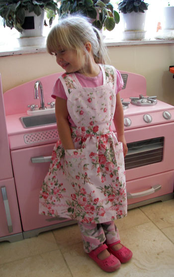 Heart Apron Large Soft Pink Roses